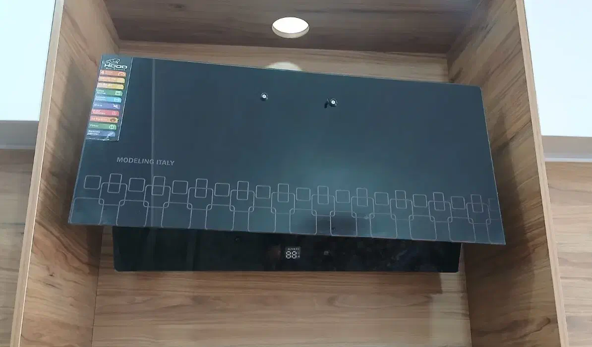 هود|هود|مشکین‌دشت, |دیوار