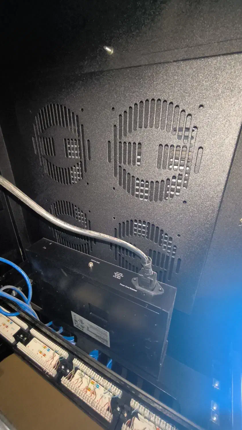 رک شبکه ایستاده|مودم و تجهیزات شبکه|تبریز, |دیوار