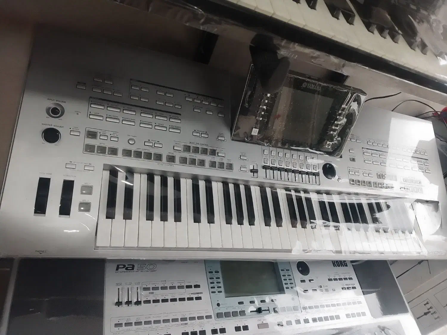 کیبورد تایروس 3|پیانو، کیبورد، آکاردئون|شیراز, کوشک میدان|دیوار