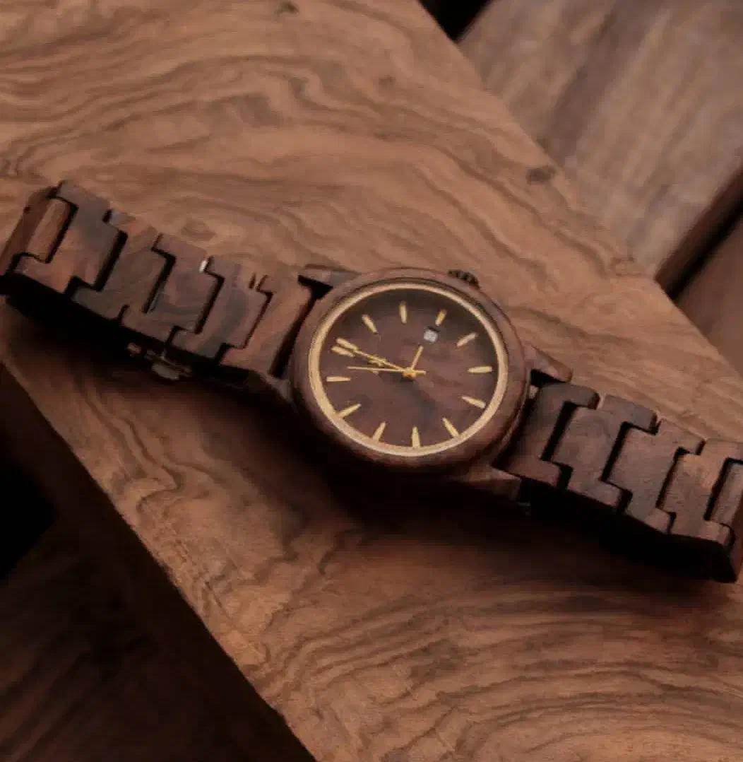 ساعت مچی زنانه/چوب گردو دست ساز/هدیه ای لوکس|ساعت|قم, سالاریه|دیوار