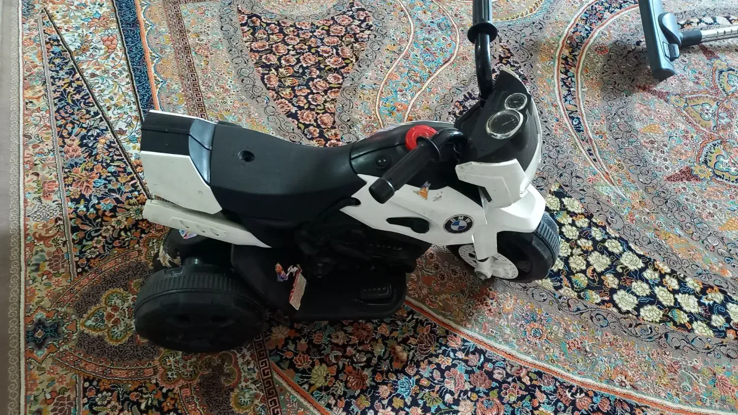 موتور شارژی برای سن شش ساله|اسباب و اثاث بچه|فیروزکوه, |دیوار