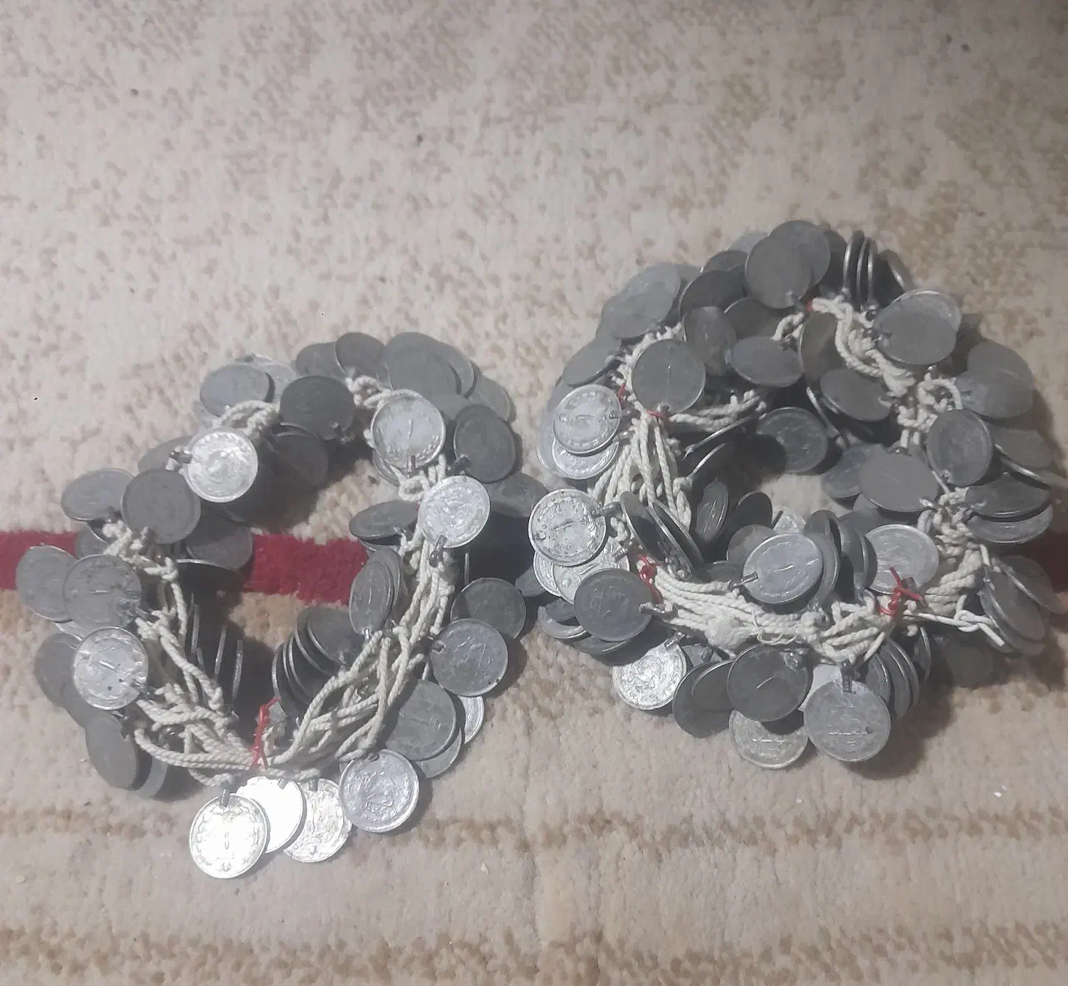 سکه وکمربند|کلکسیون سکه، تمبر، اسکناس|شیراز, کوشک میدان|دیوار