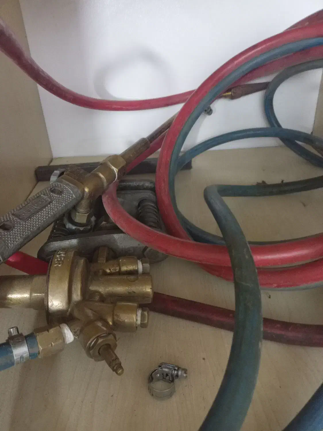 سرپیک|ابزارآلات|ری, علایین|دیوار