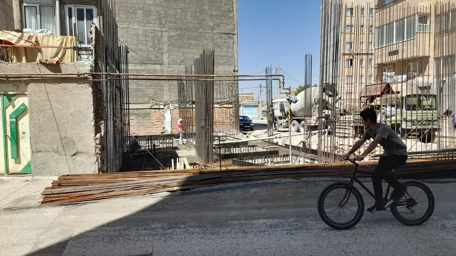 نیازمند یک نفر استا کار آرماتور|استخدام معماری، عمران و ساختمانی|اردبیل, |دیوار