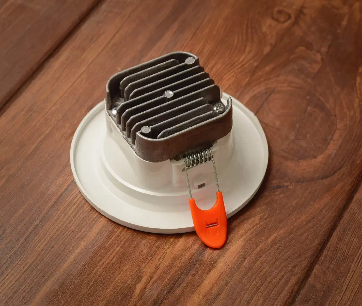 بک لایت (هالوژن)(چراغ تو کار)|لامپ و چراغ|یزد, |دیوار