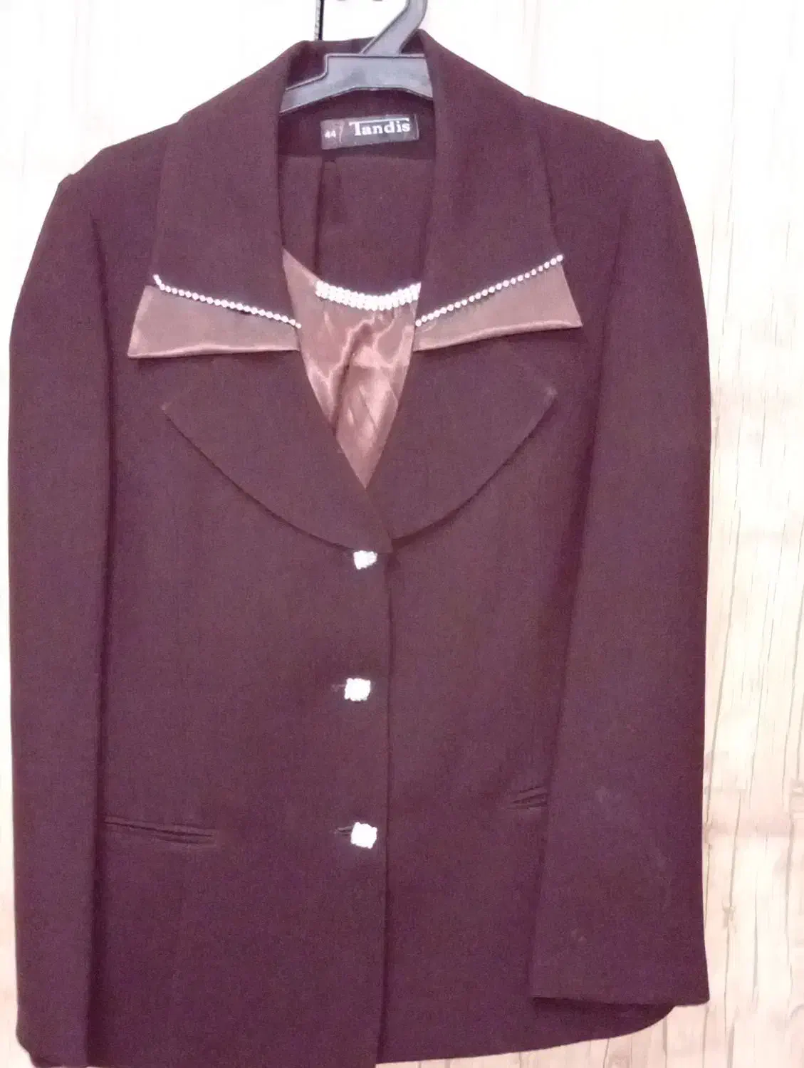 کت مجلسی|لباس|جهرم, |دیوار