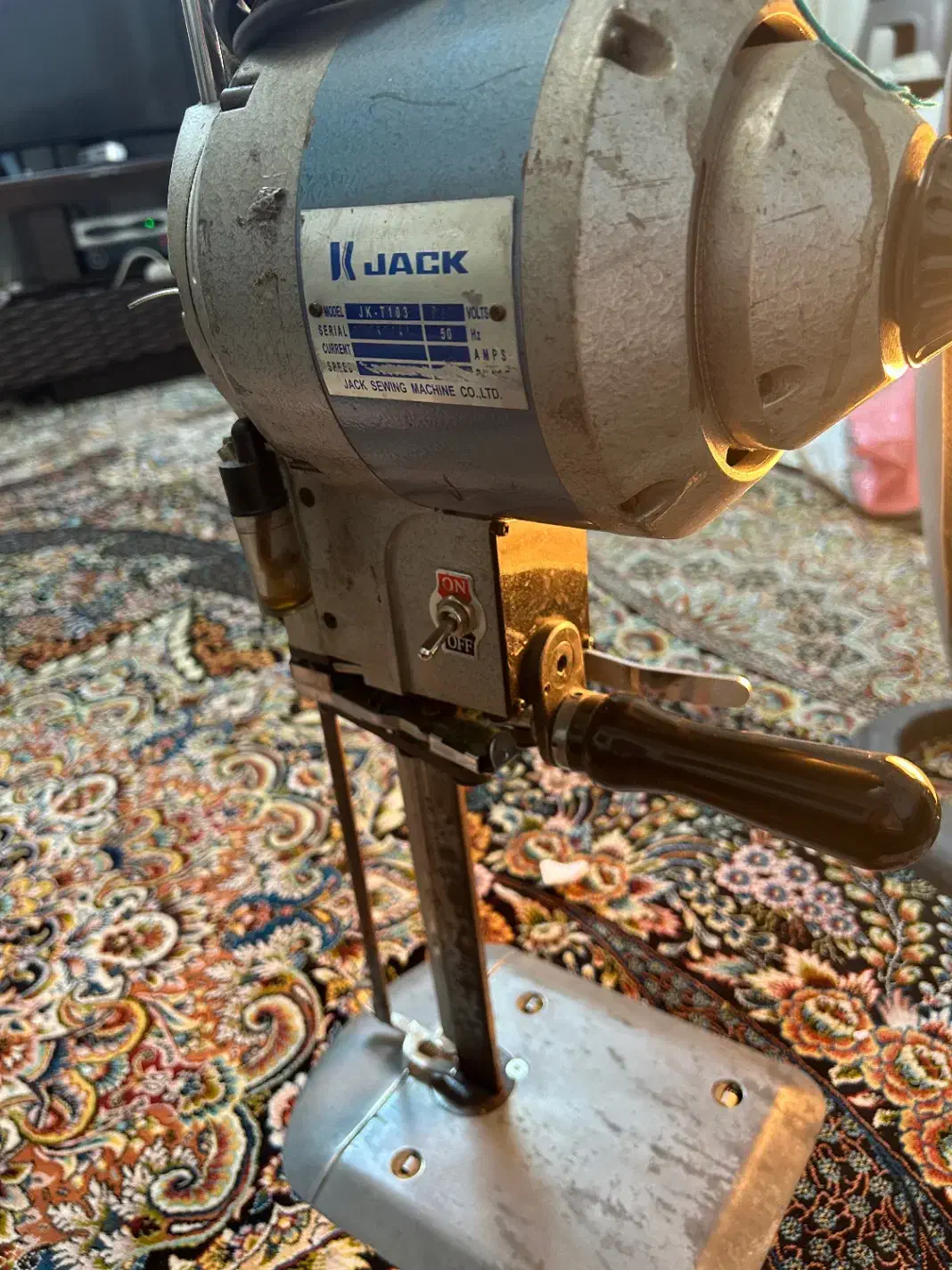 قیچی برقی|لوازم خیاطی و بافتنی|تهران, یافت‌آباد|دیوار