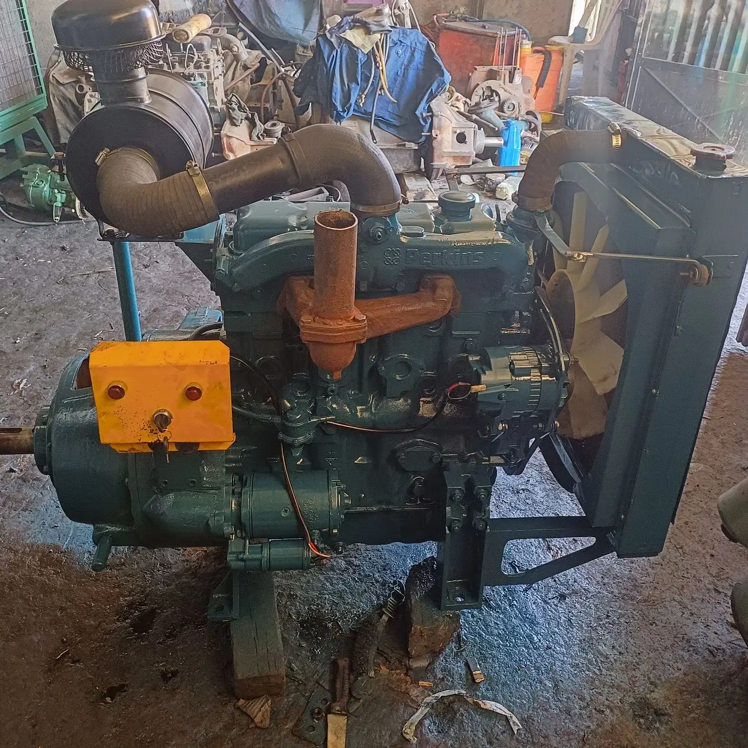 موتور آبکشی پرکنز ۴ سیلندر انگلیسی|ماشینآلات صنعتی|فولادشهر, باغشاد|دیوار