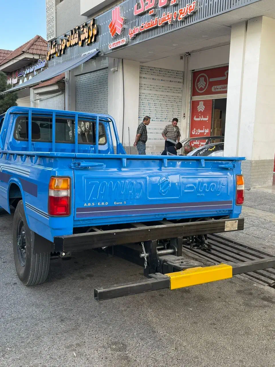 امداد خودرو یدک کش و چرخگیر خودرو بر جرثقیل|خدمات حمل و نقل|شیراز, ریشمک|دیوار