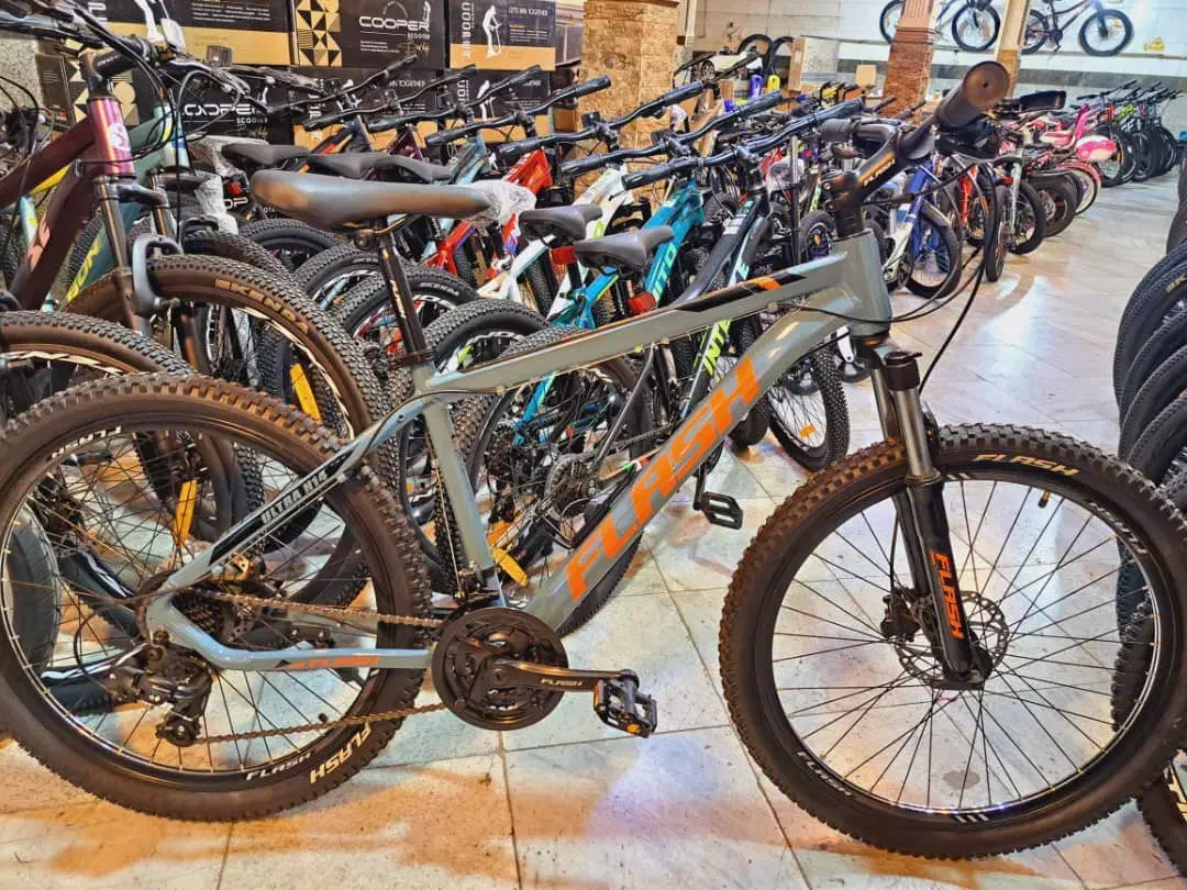 دوچرخه۲۶ فلش ترمزروغنی باتخفیف ویژه درشهرماهدشت|دوچرخه، اسکیت، اسکوتر|کرج, شهرک نهال و بذر|دیوار