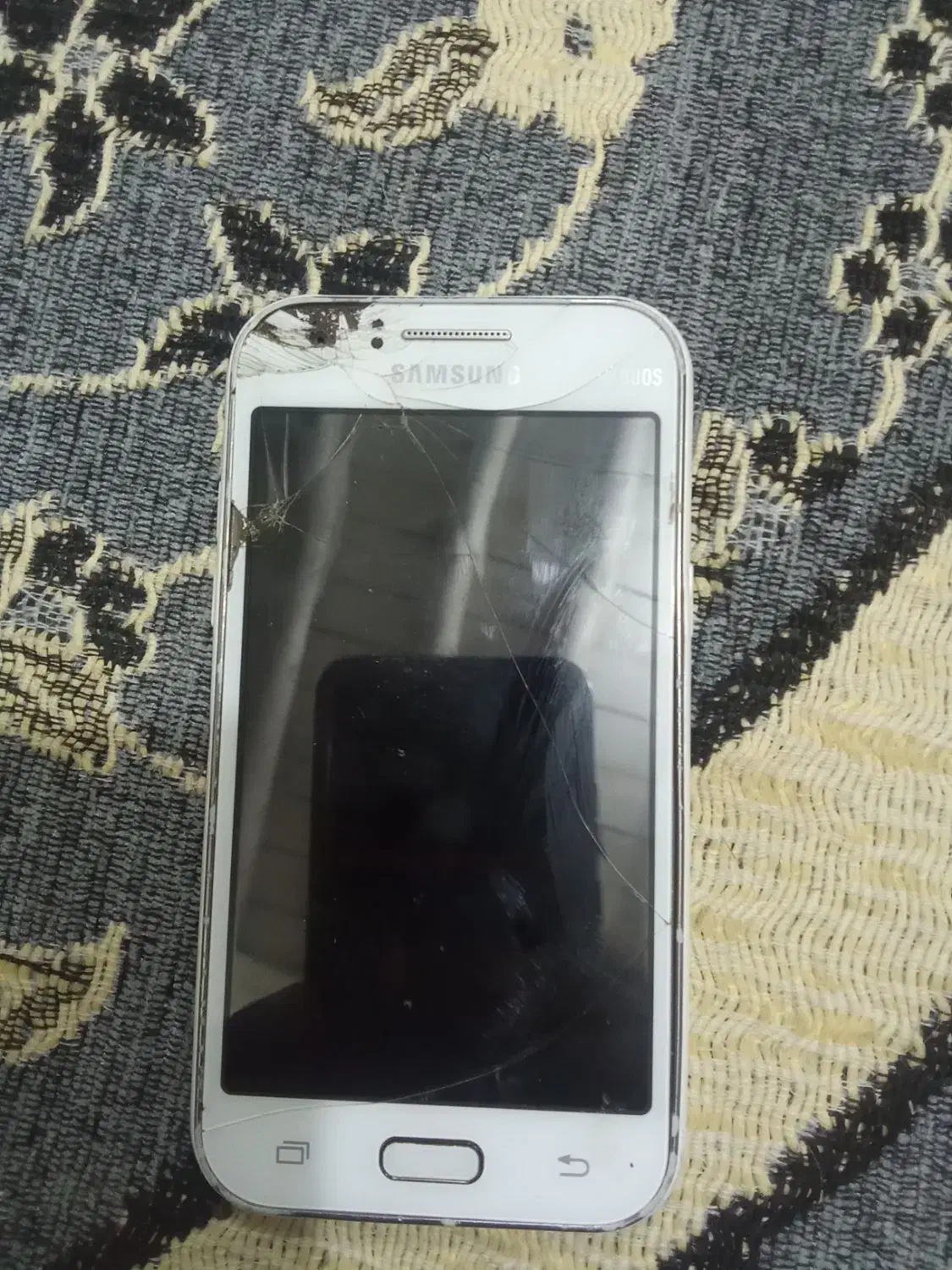 گوش کاملا سالم فقط تاچ ترک داره ولی سالم کار میکنه|موبایل|کنارک, |دیوار