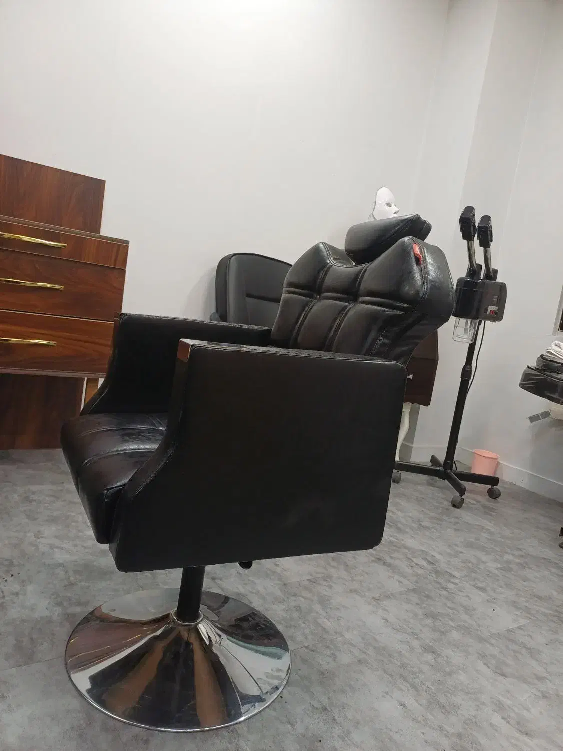 صندلی جکی آرایشگری مردانه|آرایشگاه و سالن‌های زیبایی|هشتگرد, شهرک ولیعصر (مصلی)|دیوار