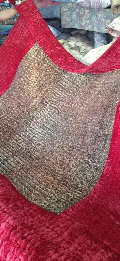 لاحاف پنبه مخمل کرسی|رختخواب، بالش، پتو|شاهین‌شهر, گزبرخوار|دیوار