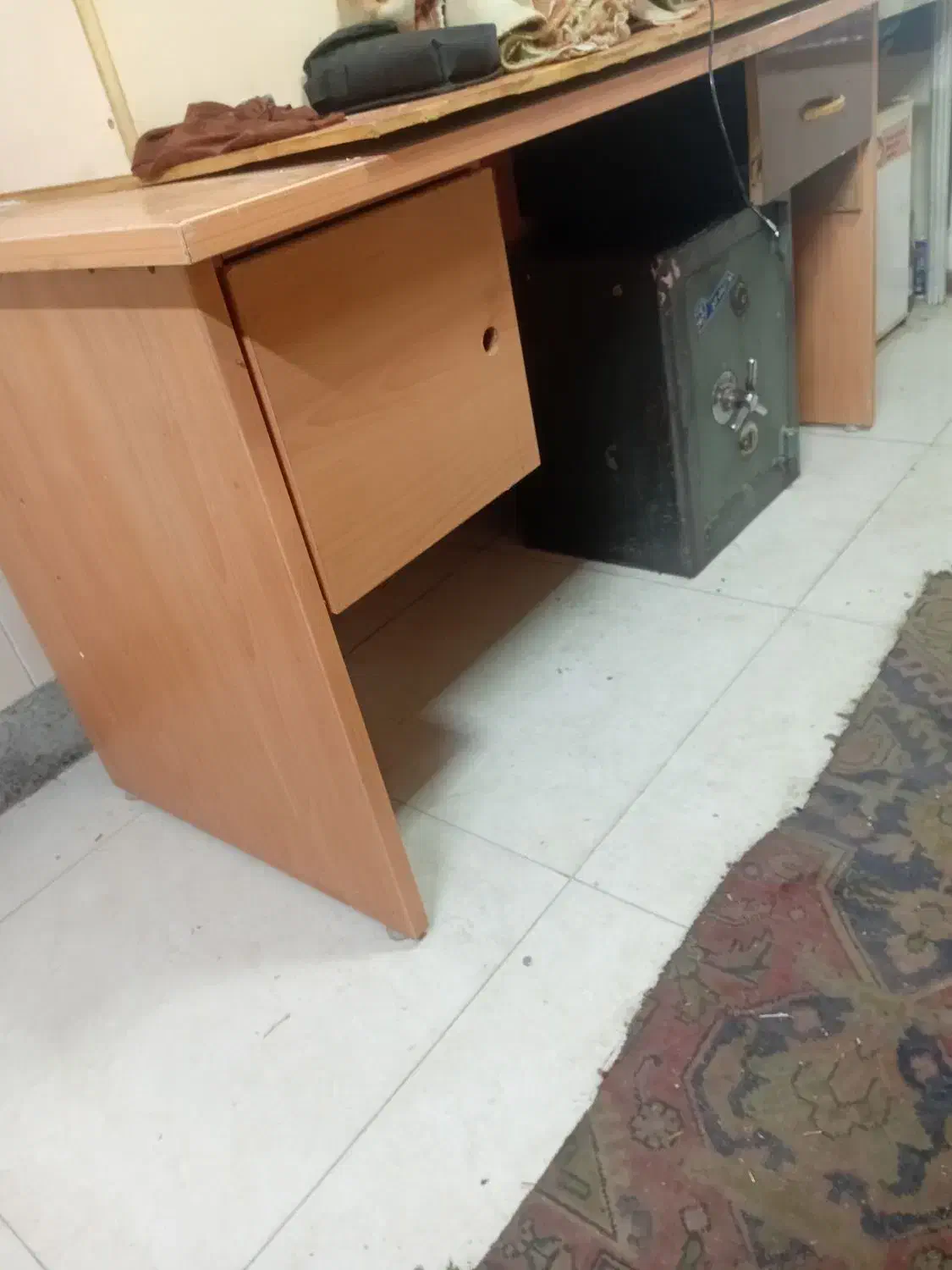 میز تحریر و کامپیوتر|میز تحریر و کامپیوتر|میاندوآب, |دیوار