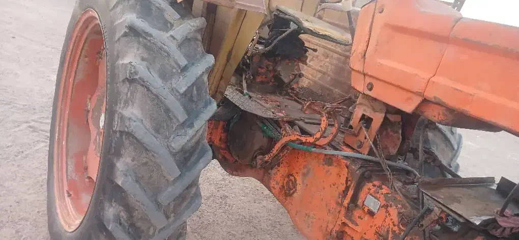 تراکتور رومانی مدل ۶۱ صحیح سالم|خودرو سنگین|جازموریان, |دیوار