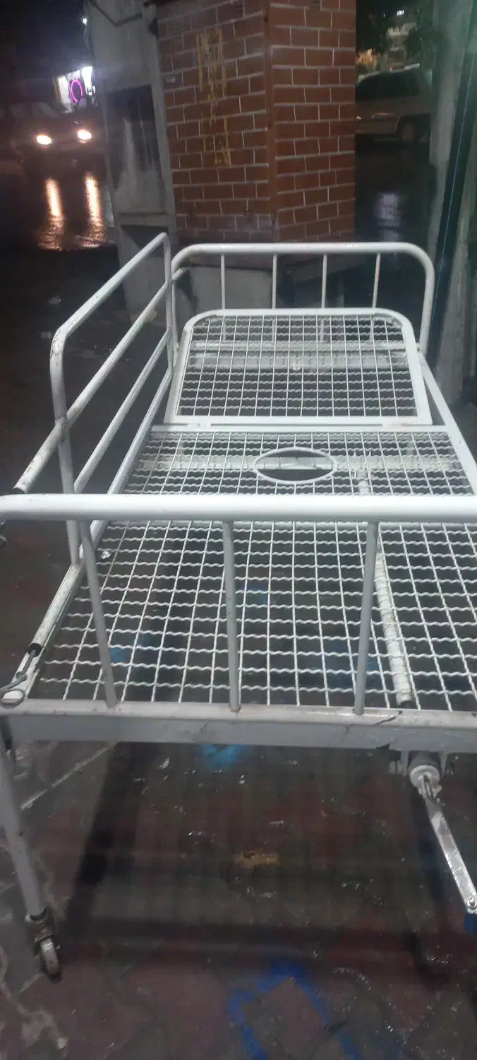 تخت بیمارستانی صحیح سالم|آرایشی، بهداشتی، درمانی|گرگان, |دیوار