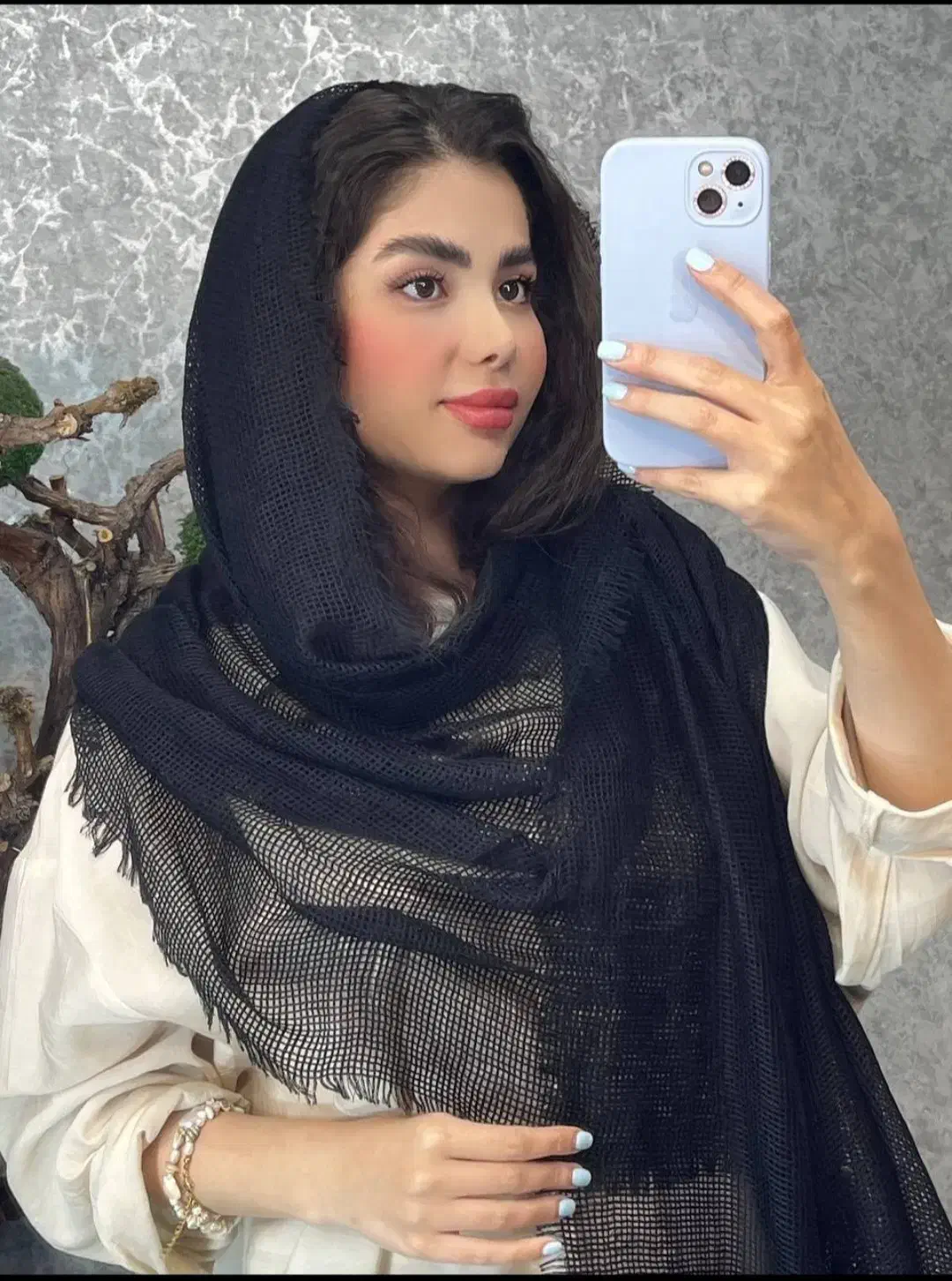 شال نخ حصیری|لباس|شیراز, شاهچراغ|دیوار