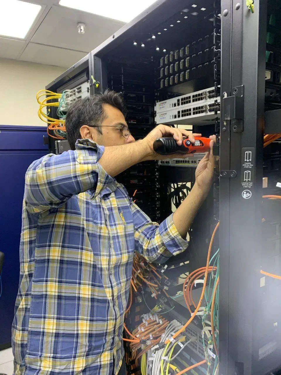 تعمیرات کامپیوتر،شبکه (با10سال سابقه)درمحل یامجازی|خدمات رایانه‌ای و موبایل|تهران, سنائی|دیوار