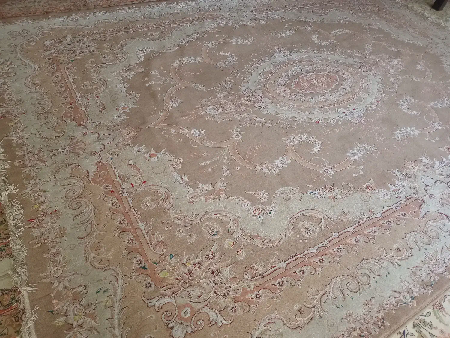 فرش گردویی|فرش|مشهد, تربیت (صدف)|دیوار