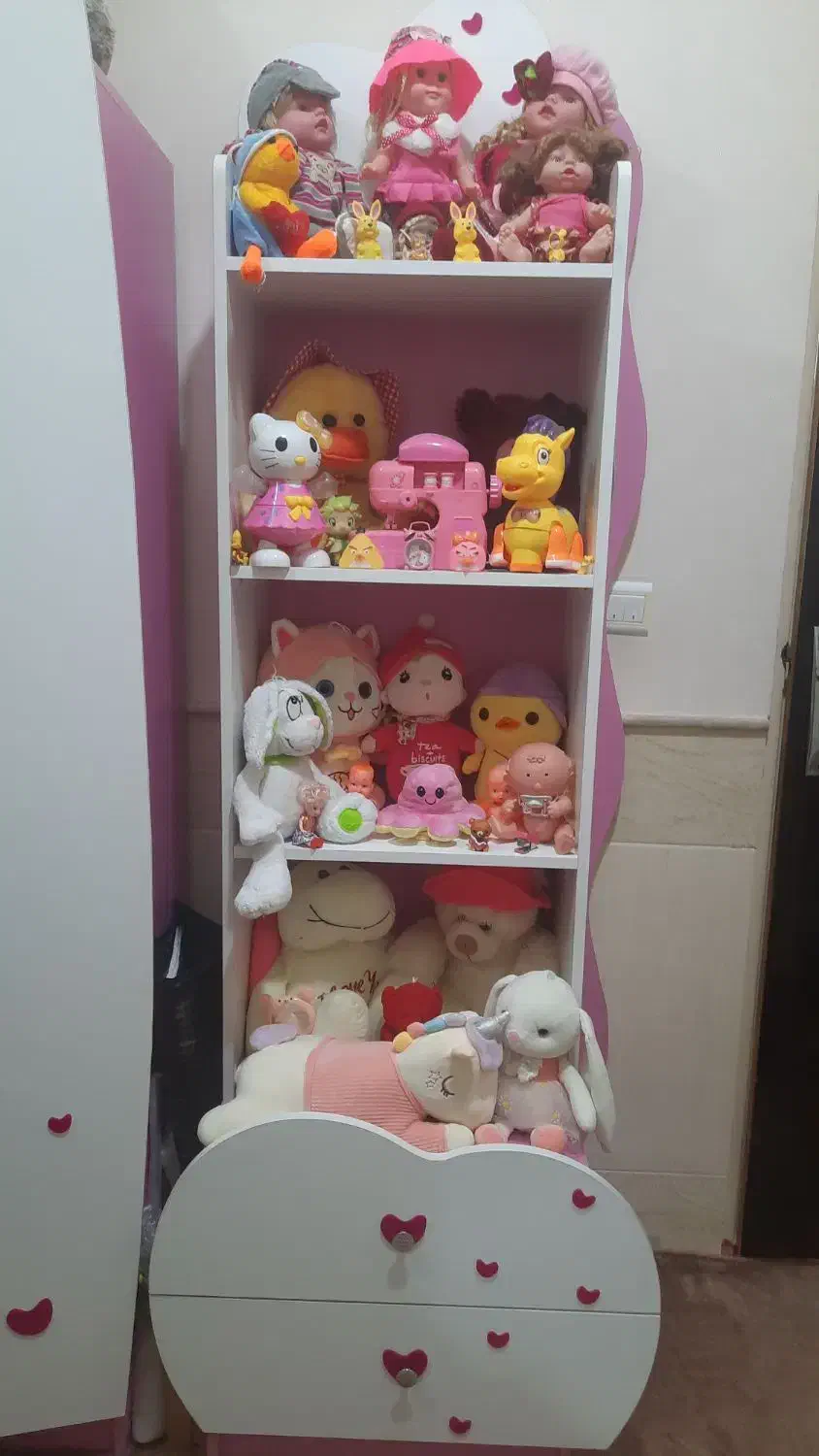 ویترین کودک|تخت و صندلی بچه|قنوات, |دیوار