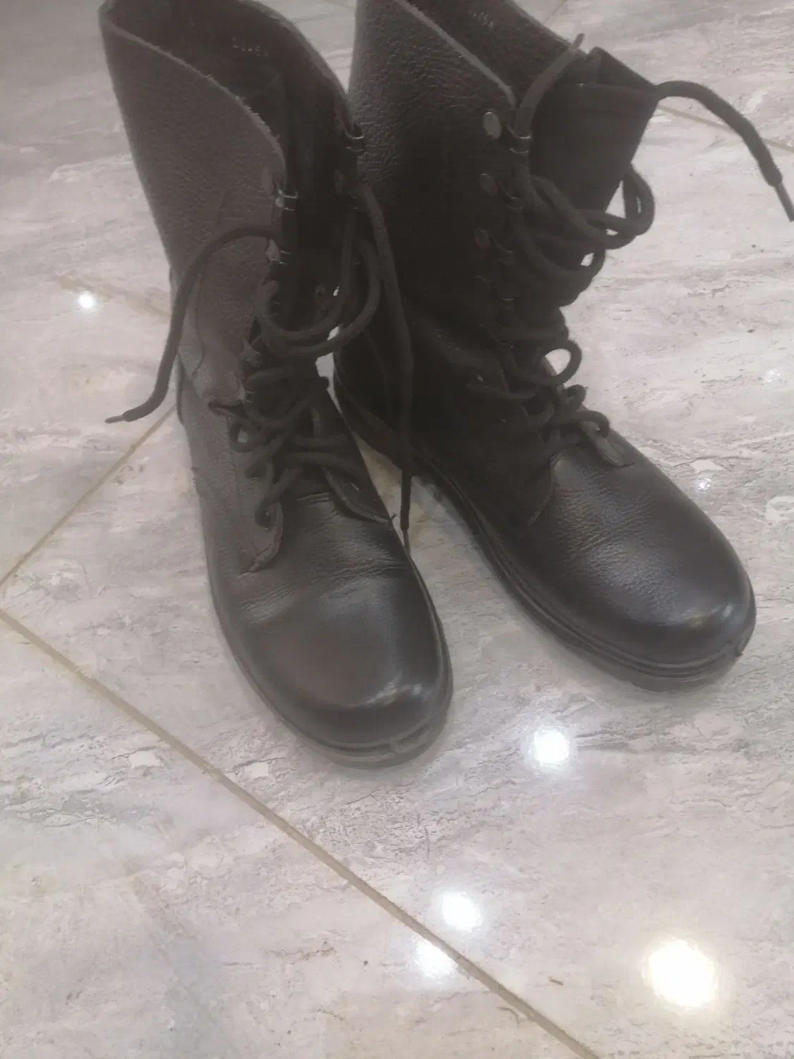 پوتین و اورکت سربازی|کیف، کفش، کمربند|نجف‌آباد, طالقانی|دیوار