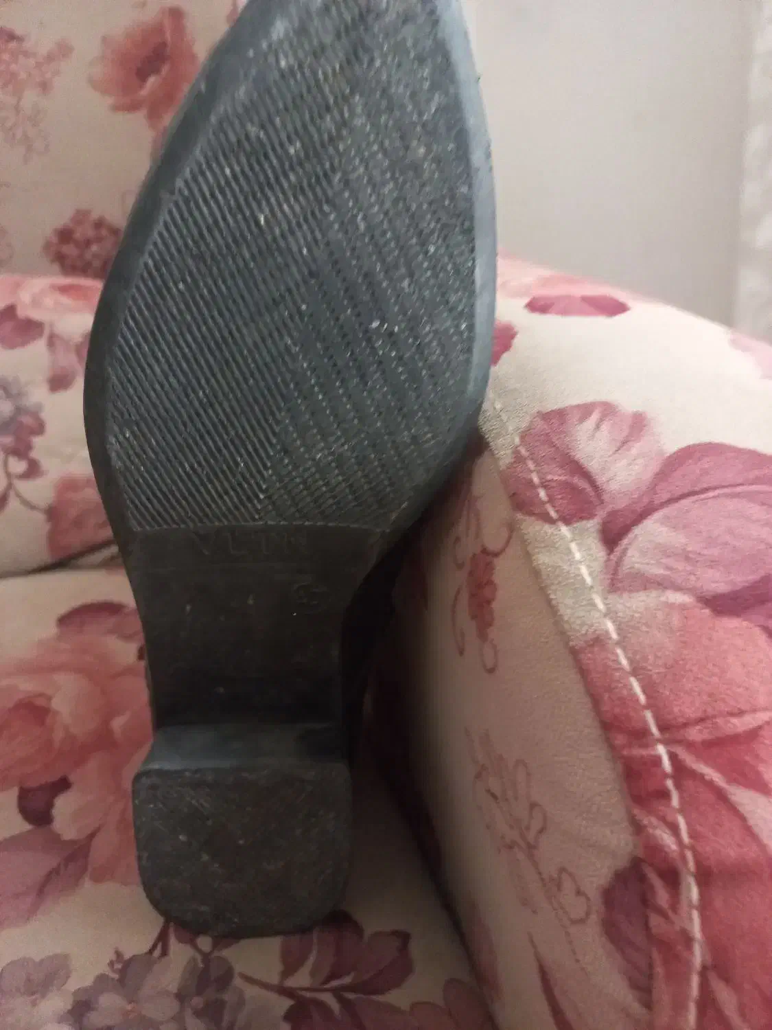 پوتین|کیف، کفش، کمربند|گرگان, |دیوار