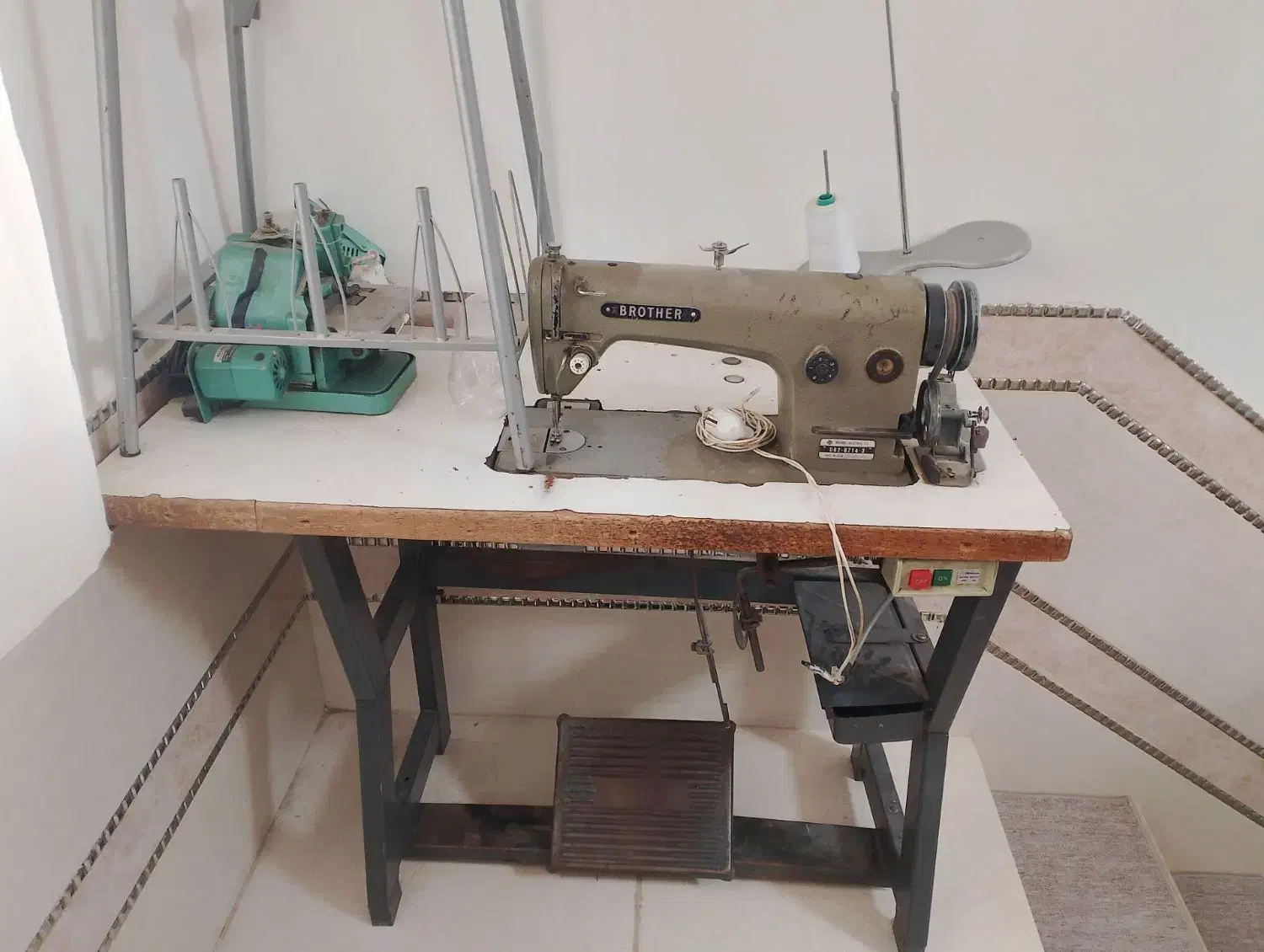 چرخ وسردوز|چرخ خیاطی و ریسندگی|مریوان, |دیوار