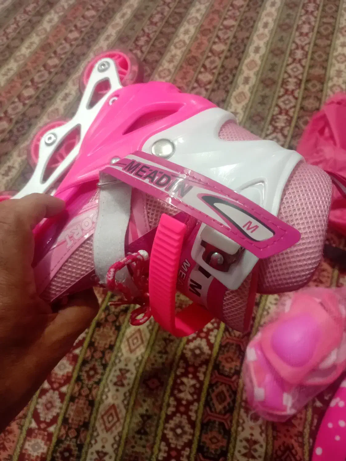 اسکیت دارایه تنظیم شدن کوچک بزرک شدن|دوچرخه، اسکیت، اسکوتر|تهران, نعمت‌آباد|دیوار