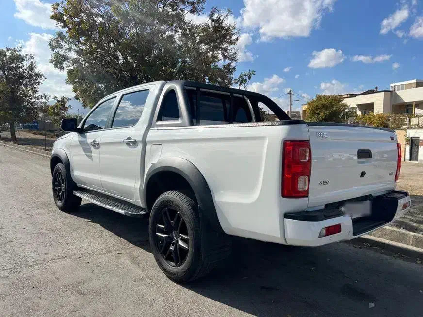 Kmc t8 ۱۴۰۱ درحد|خودرو سواری و وانت|همدان, |دیوار