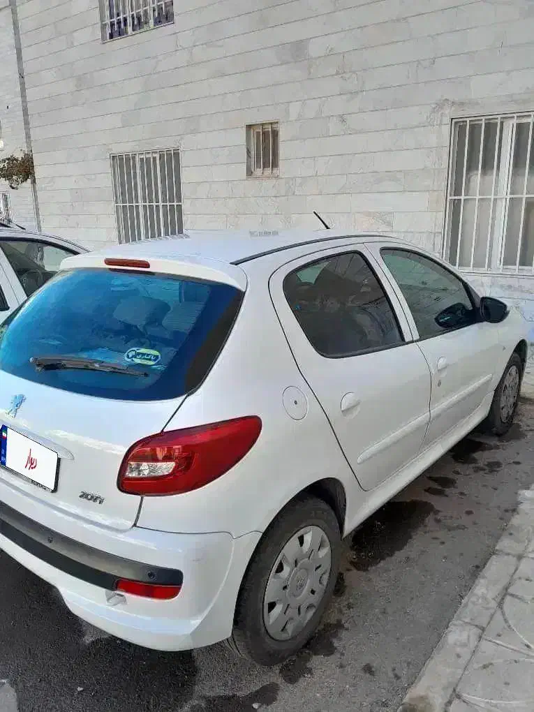 پژو ۲۰۷ مدل ۱۴۰۱ سقف فلز ، کم کار|خودرو سواری و وانت|قزوین, |دیوار