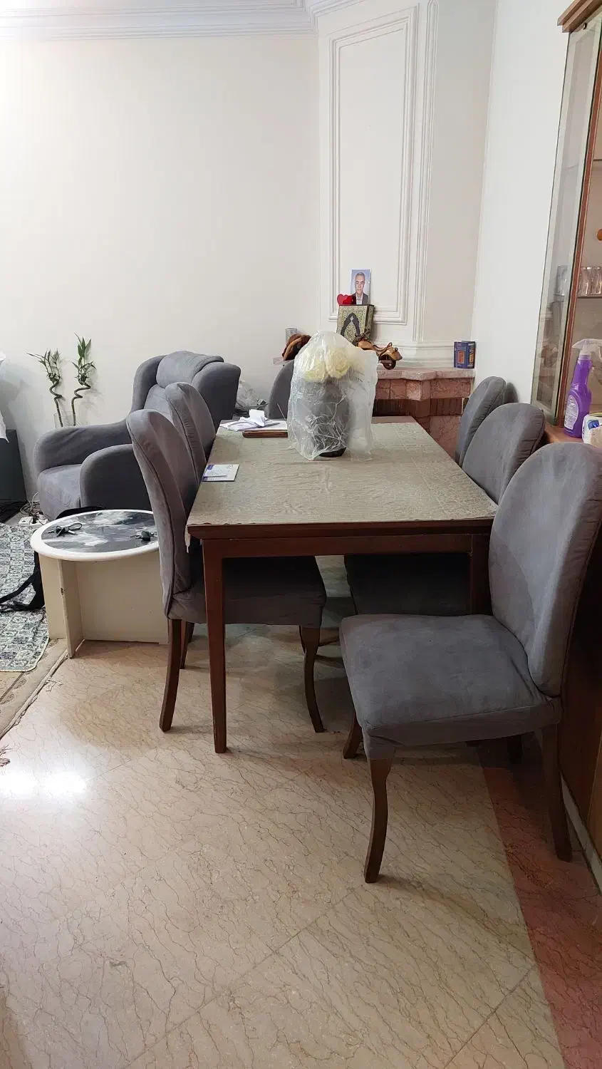 مبل راحتی و میز ناهار خوری ۶ نفره|مبلمان خانگی و میز عسلی|تهران, منیریه|دیوار