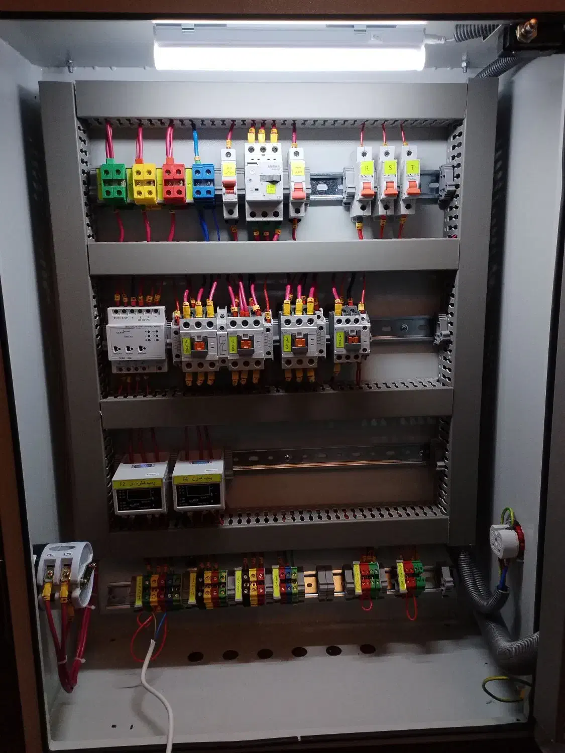 تابلو برق صنعتی|خدمات پیشه و مهارت|قزوین, |دیوار