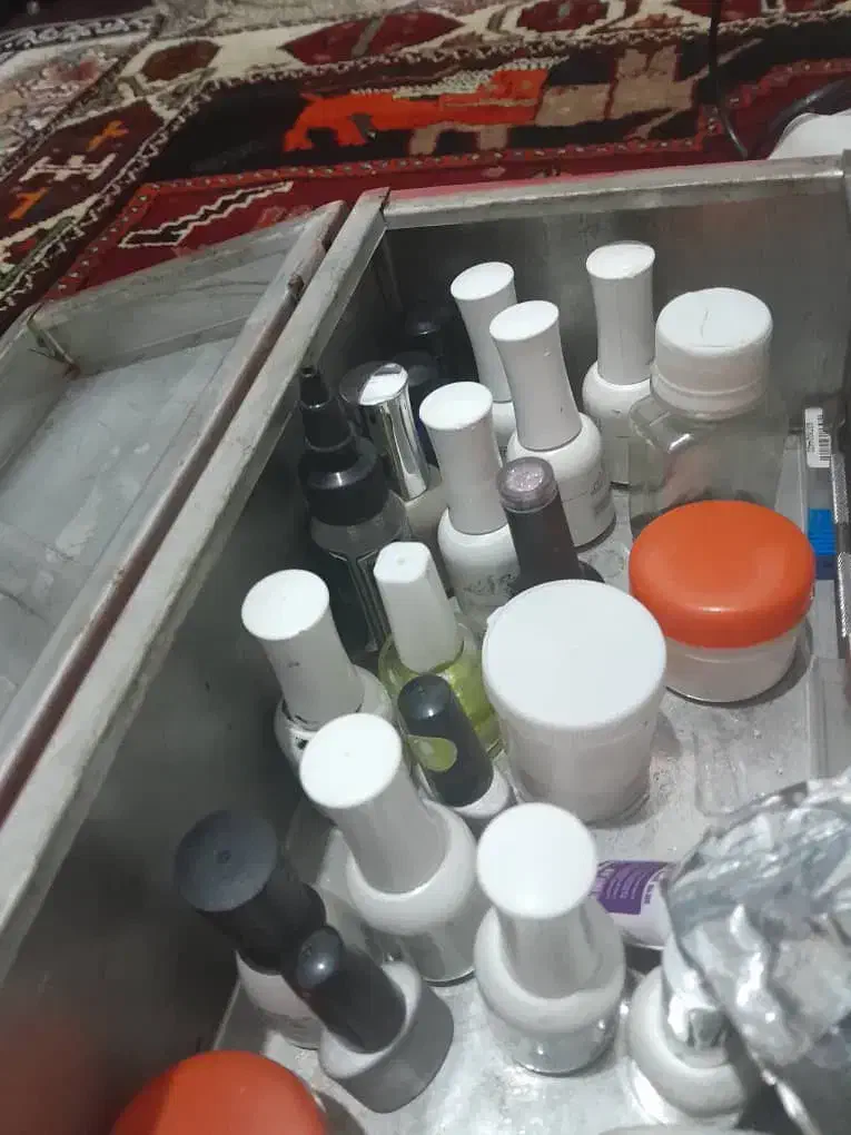 وسایل کاشت ناخن|آرایشی، بهداشتی، درمانی|شیراز, کفترک|دیوار