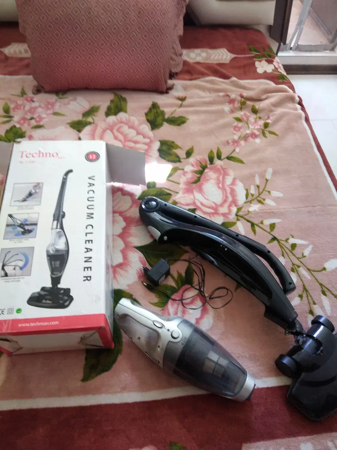 جارو شارژی تکنو به همراه کارتن و شارژر|جاروبرقی، جارو شارژی، بخارشو|مشهد, کارمندان دوم|دیوار