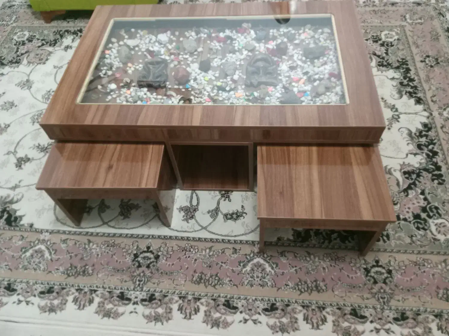 میز شیک و تمیز با چهار عددمیز جلو مبلی کوچک|مبلمان خانگی و میز عسلی|تبریز, |دیوار