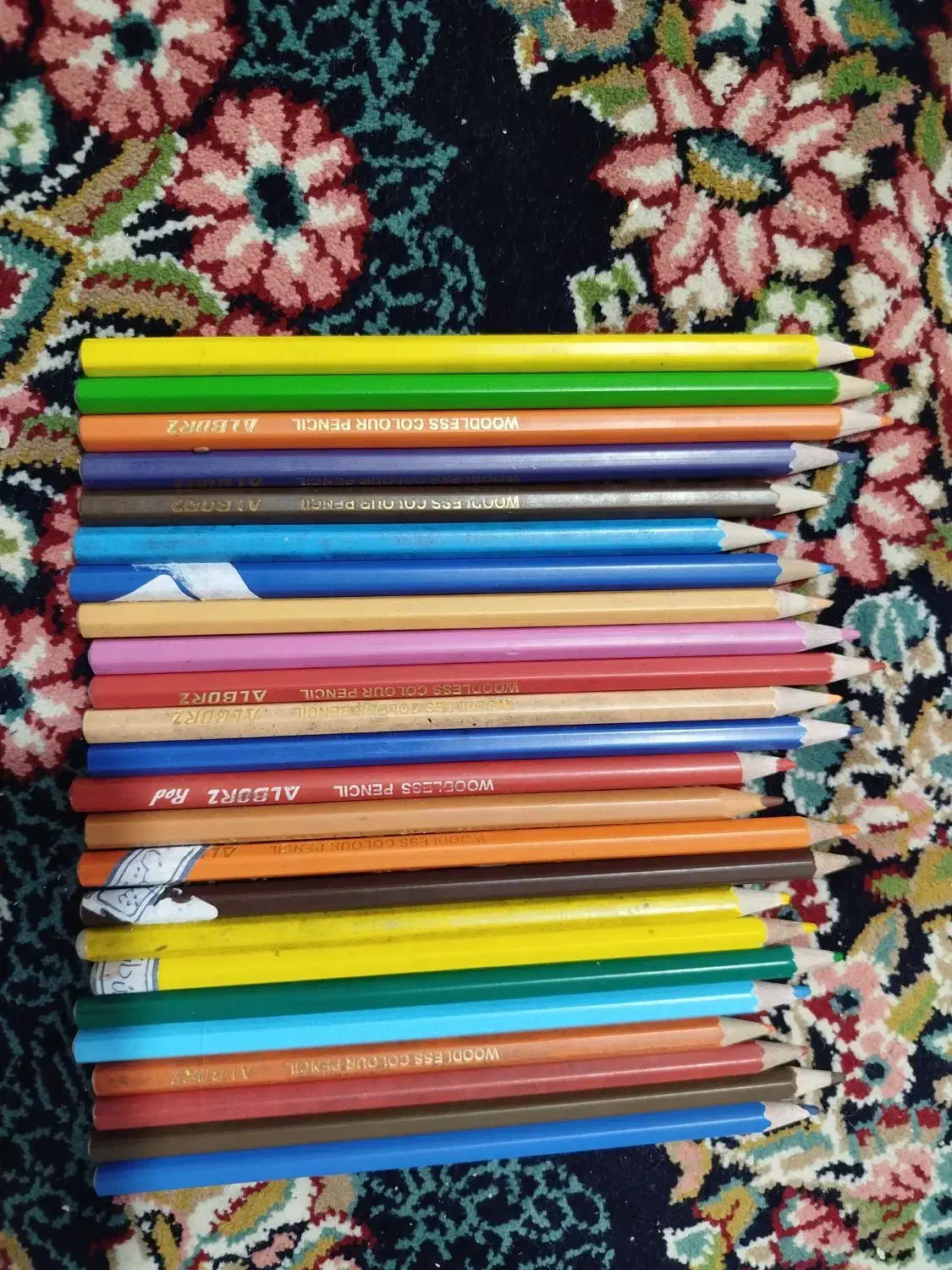 مدادرنگی|لوازم التحریر|لاهیجان, کوه بیجار|دیوار