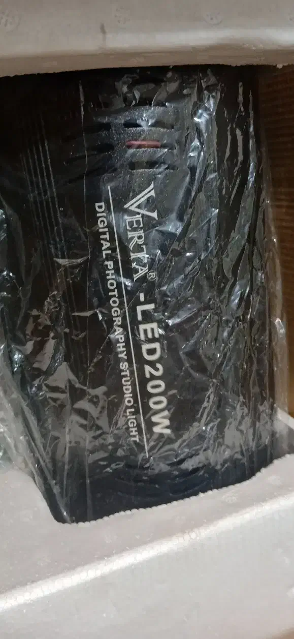 نور ثابت فیلمبرداری ورتا ۲۰۰وات اکبند با کاسه|دوربین عکاسی و فیلمبرداری|تهران, فدک|دیوار