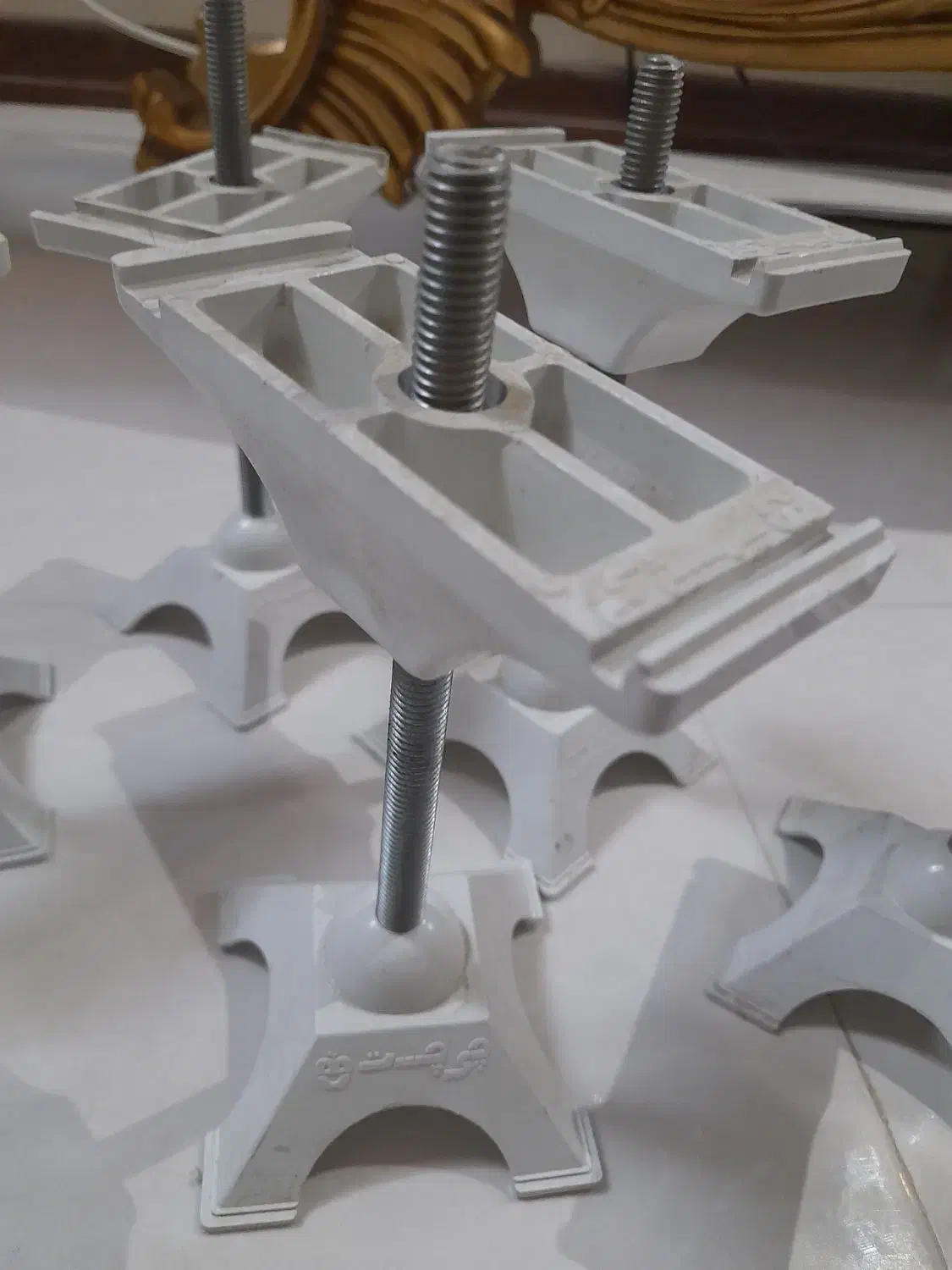 ۶ عدد پایه زیر رادیاتور|آبگرمکن، پکیج، شوفاژ|مشهد, آزادشهر|دیوار