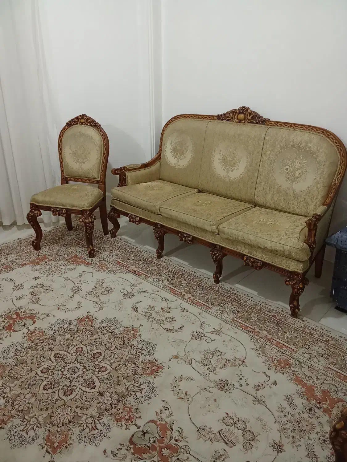 مبل سلطنتی سالم|مبلمان خانگی و میز عسلی|فریدون‌کنار, |دیوار