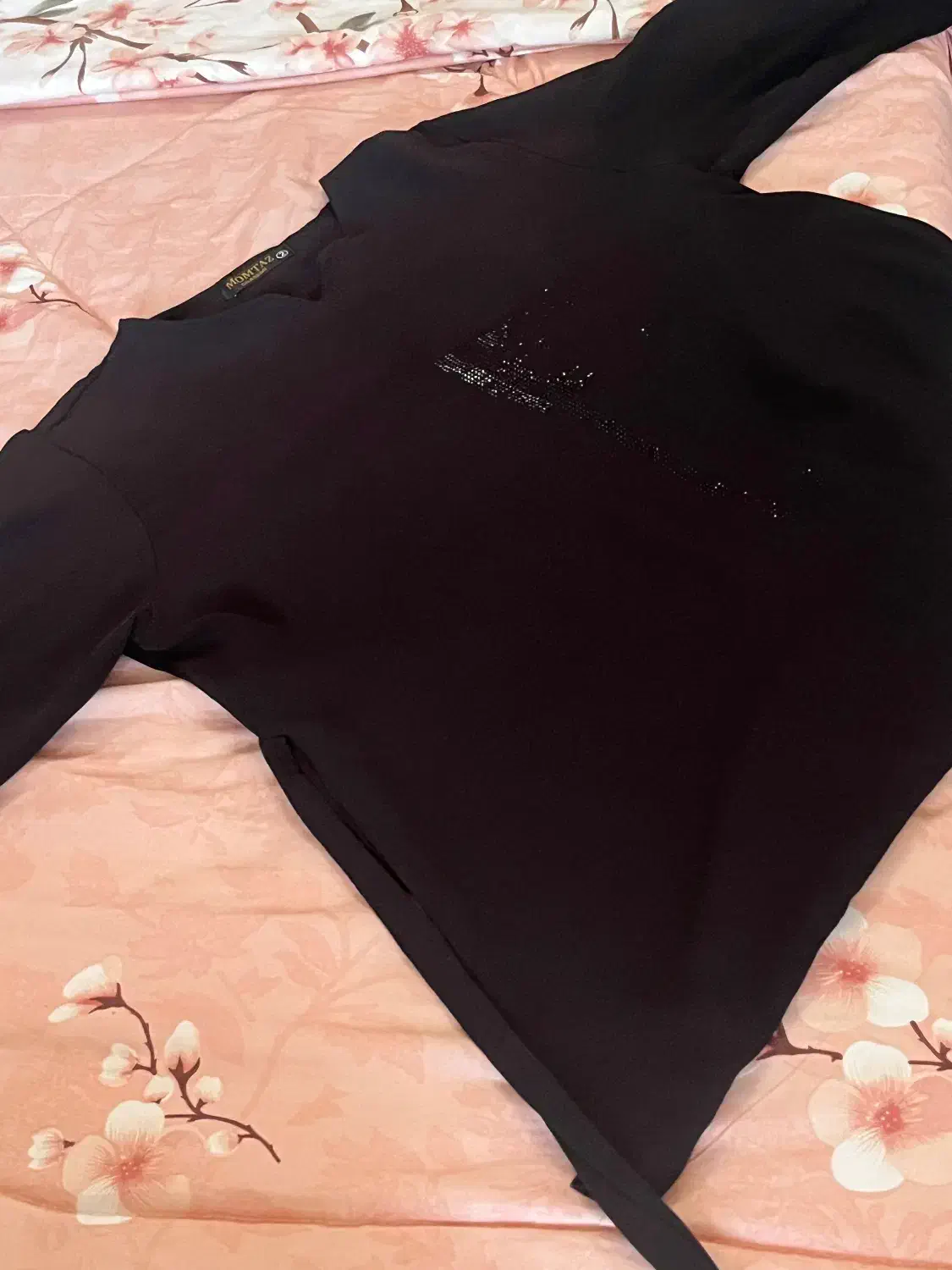 مانتو|لباس|کاشان, ولیعصر|دیوار