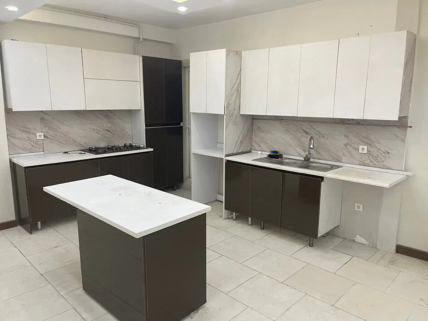 کابینت ام دی اف و هایگلاس با گاز و سینک شیر سینک|مصالح و تجهیزات ساختمان|پردیس, فاز ۸|دیوار