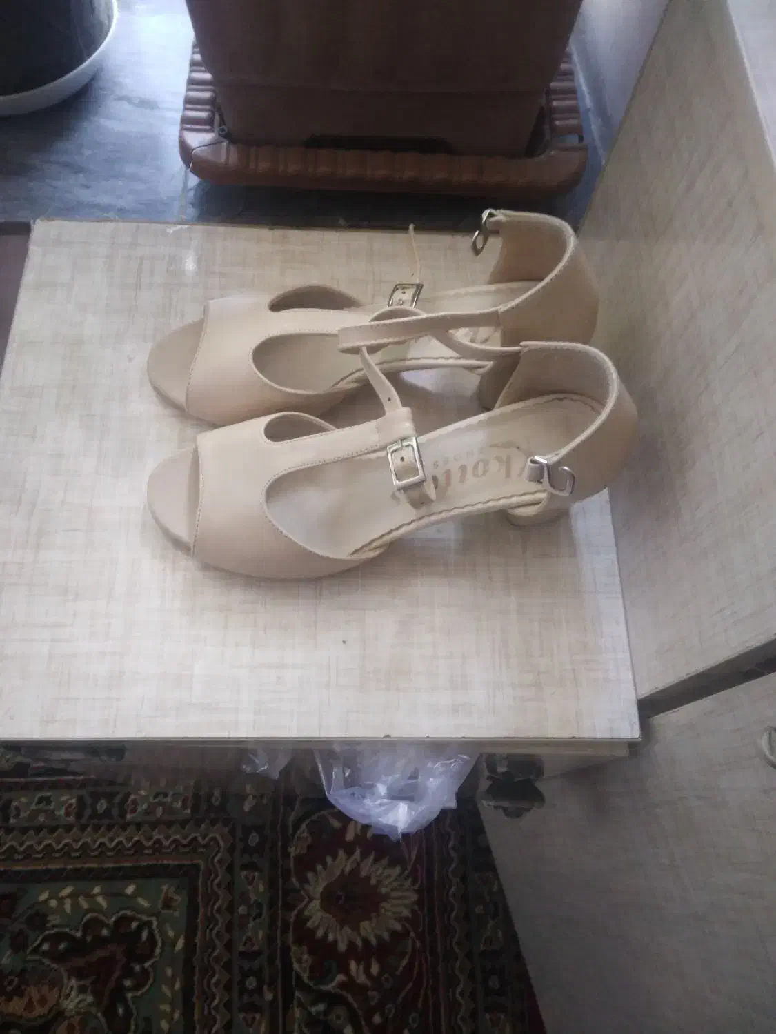 ۴۰۰ت|کیف، کفش، کمربند|فیرورق, |دیوار