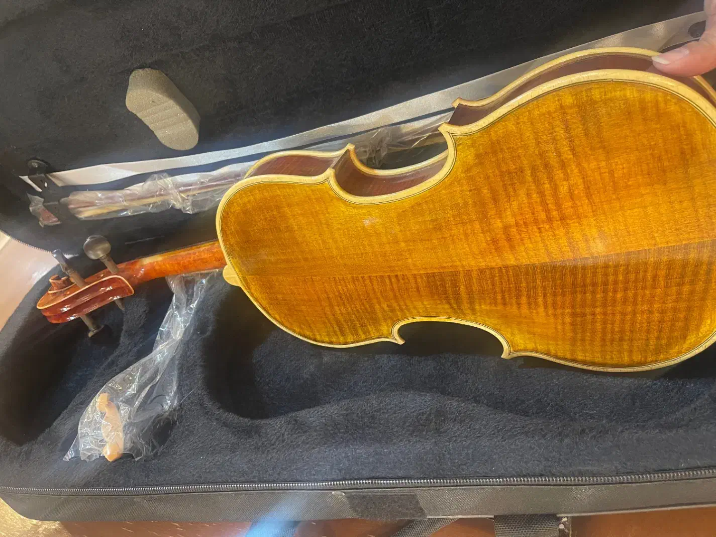 ویلن تمبک|سازهای سنتی|تهران, دربند|دیوار