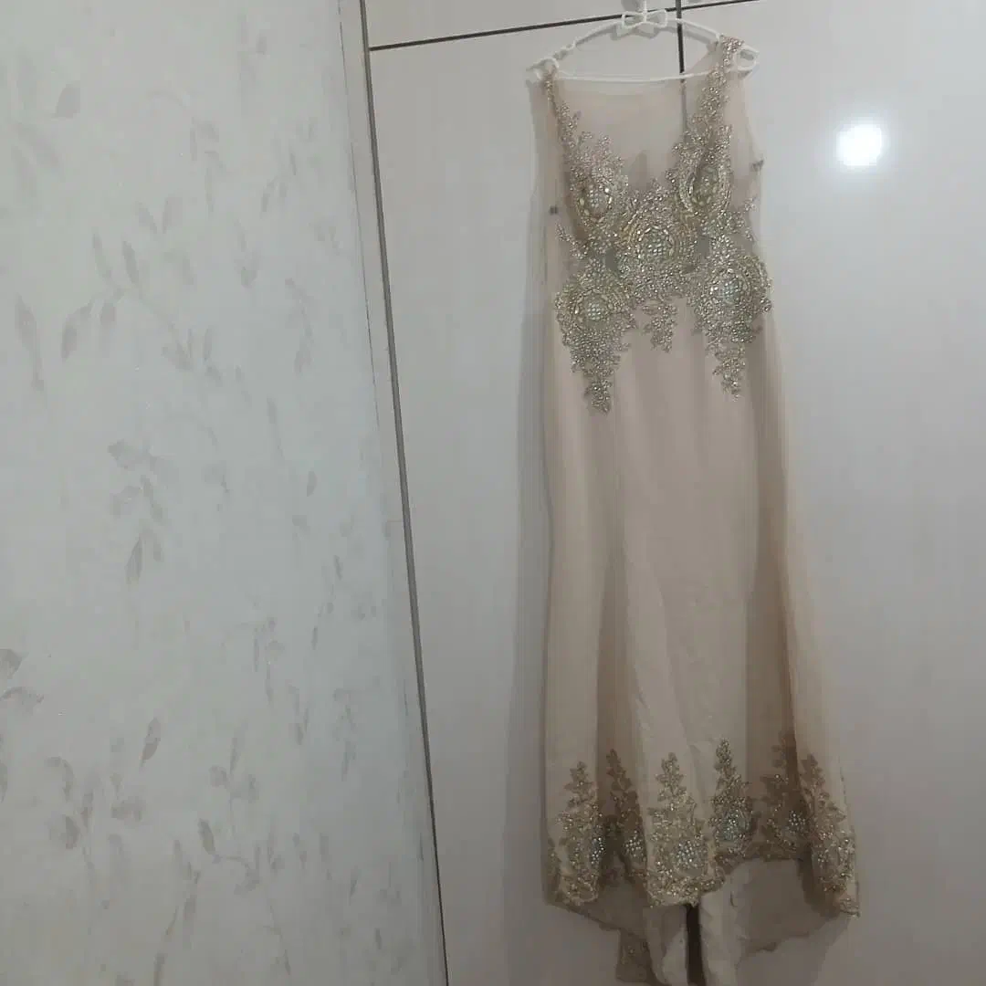 لباس مجلسی|لباس|سوسنگرد, |دیوار