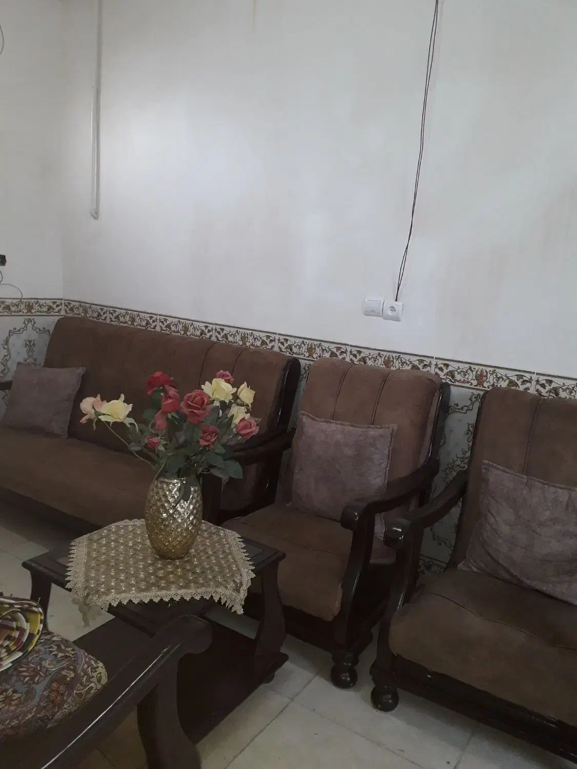 ۲دست مبل راحتی|مبلمان خانگی و میز عسلی|بروجرد, |دیوار