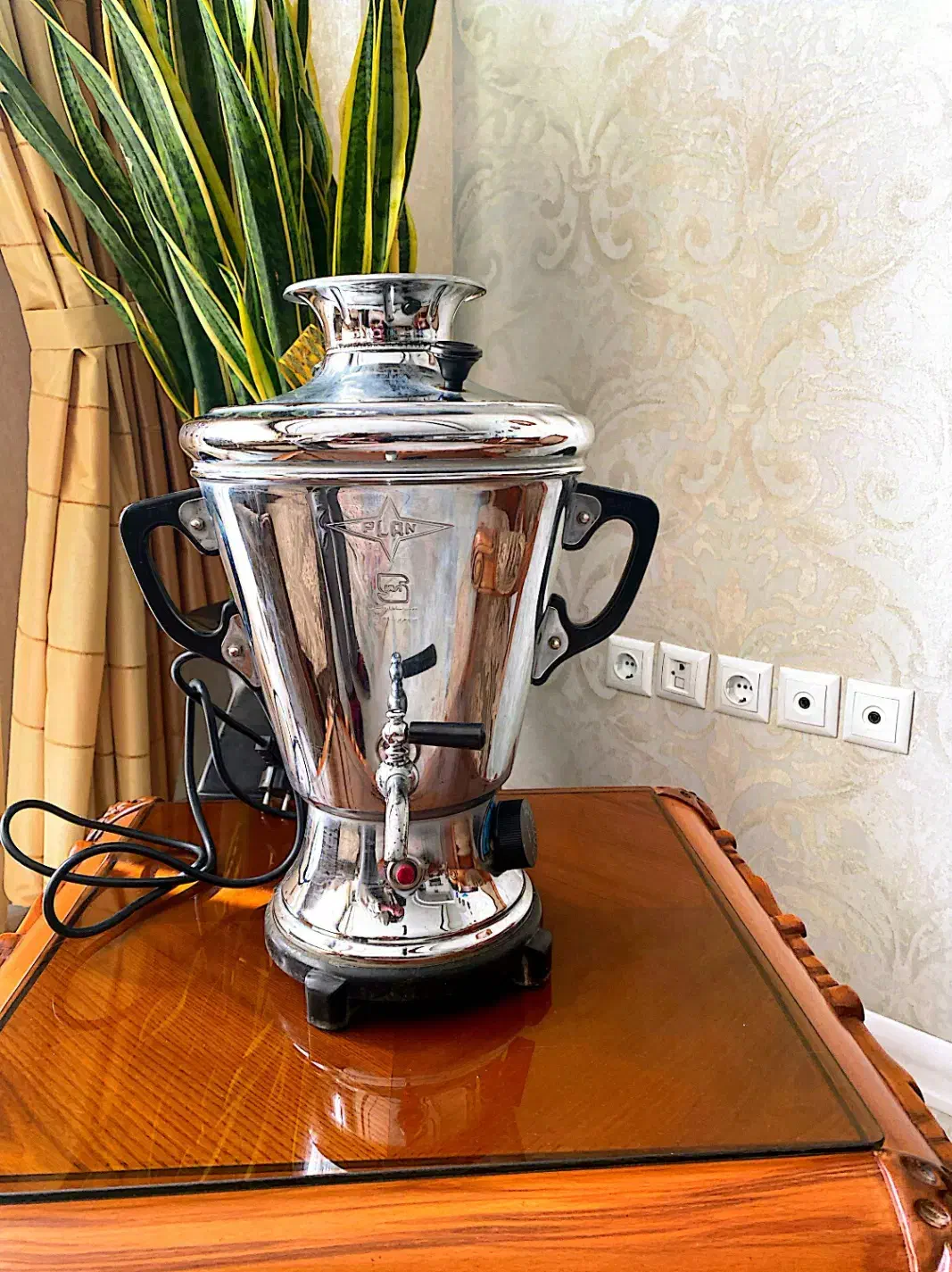 سماور برقی استیل اصل تمیز مناسب خانه و محل کار|سماور، چای‌ساز، قهوه‌ساز|قزوین, |دیوار