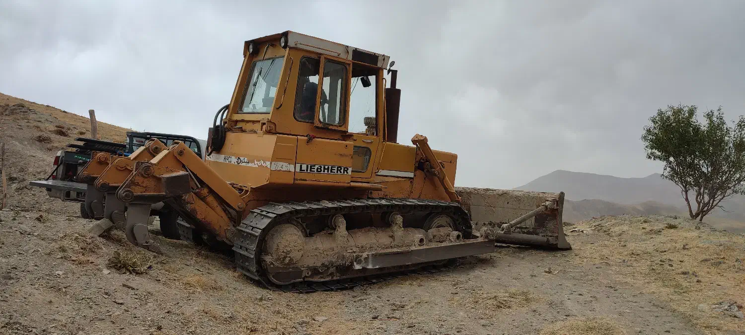 اجاره و خدمات بلدوزر|خدمات حمل و نقل|قزوین, |دیوار