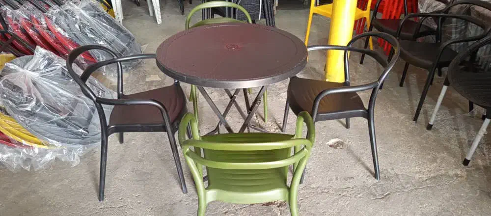 صندلی مدرن لهستانی|صندلی و نیمکت|شیراز, محراب|دیوار