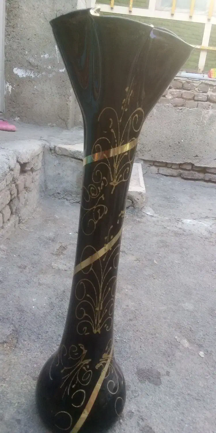 گلدان وکمی گلدان گلی ویک کوله پشتی سربازی|صنایع دستی و سایر لوازم تزئینی|سلماس, |دیوار