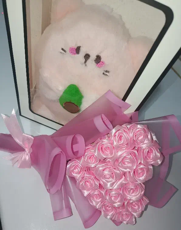 عروسک|گل مصنوعی|قرچک, باقرآباد|دیوار